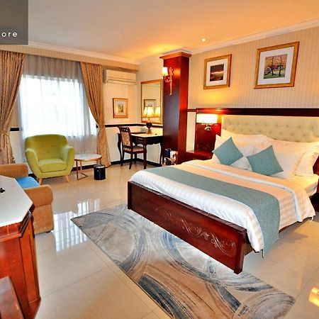 Hanz 821 Sunflower Hotel & Spa Thành Pho Ho Chí Minh Esterno foto